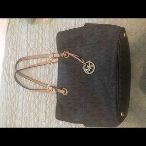 Michael Kors purse, no stains, like new